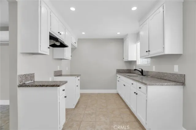 $1,995 | 5828 Whitsett Avenue, Valley Village, CA 91607