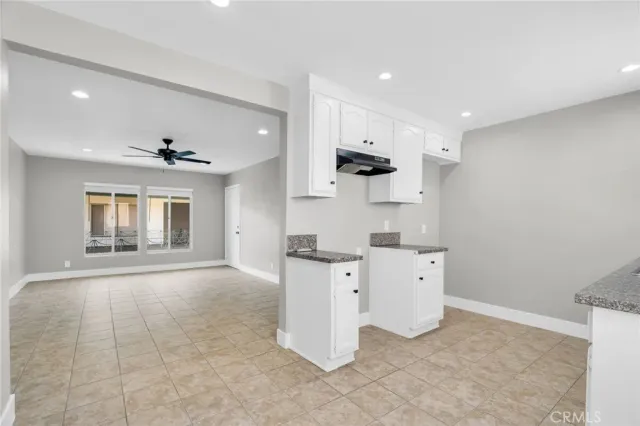 $1,995 | 5828 Whitsett Avenue, Valley Village, CA 91607