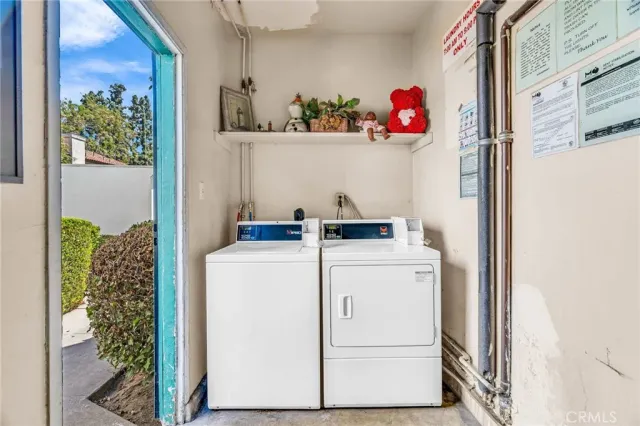 $1,995 | 5828 Whitsett Avenue, Valley Village, CA 91607