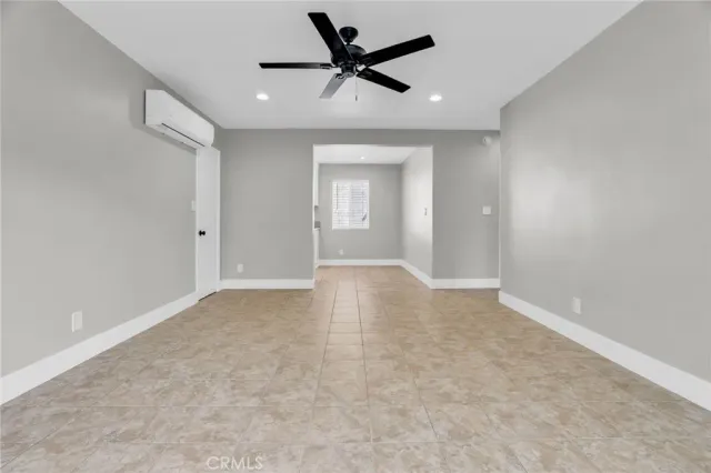 $1,995 | 5828 Whitsett Avenue, Valley Village, CA 91607