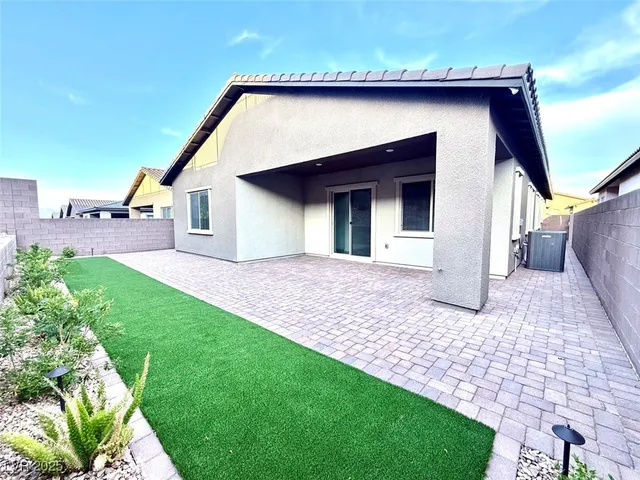 $3,390 | 121 Agnew Street, Las Vegas, NV 89138