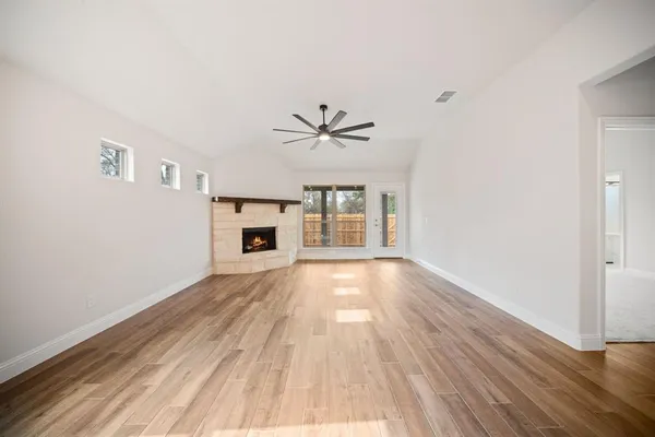 $2,450 | 618 Kyle Drive, Tioga, TX 76271