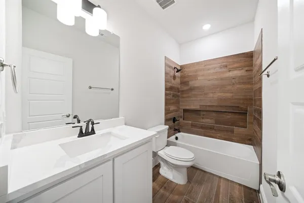 $2,450 | 618 Kyle Drive, Tioga, TX 76271