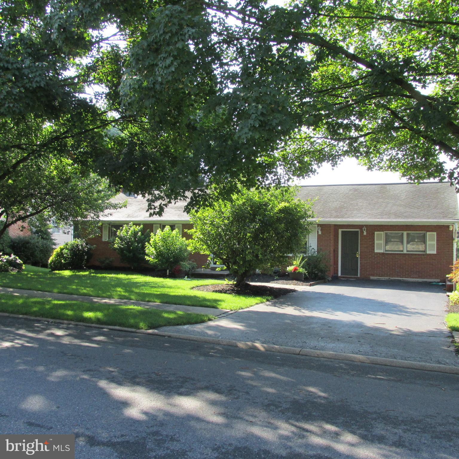 18 Briarcliff Road Elizabethtown, PA 17022 - Photo 2 of 47 Gallery Image 2