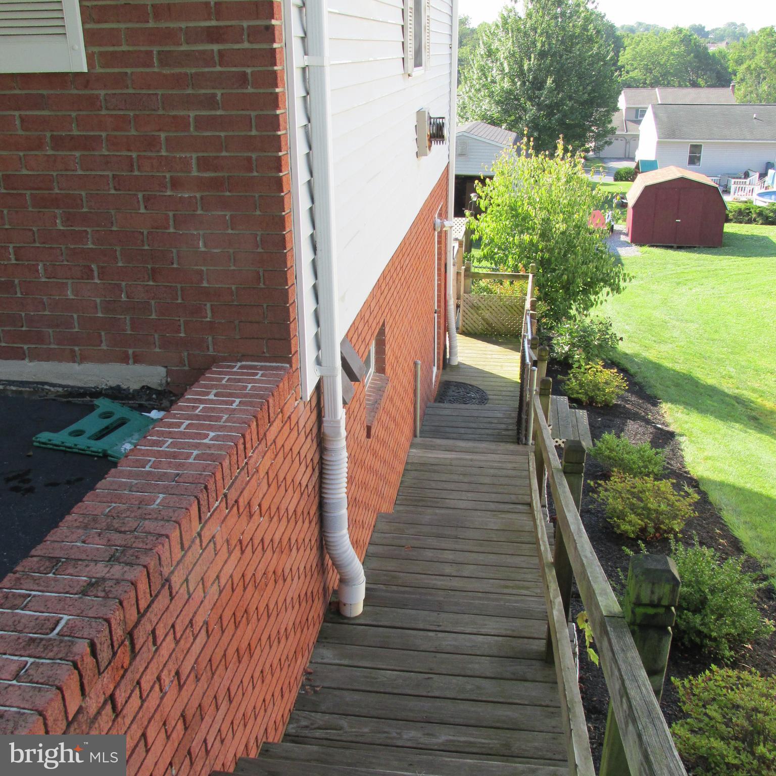 18 Briarcliff Road Elizabethtown, PA 17022 - Photo 36 of 47 Gallery Image 36