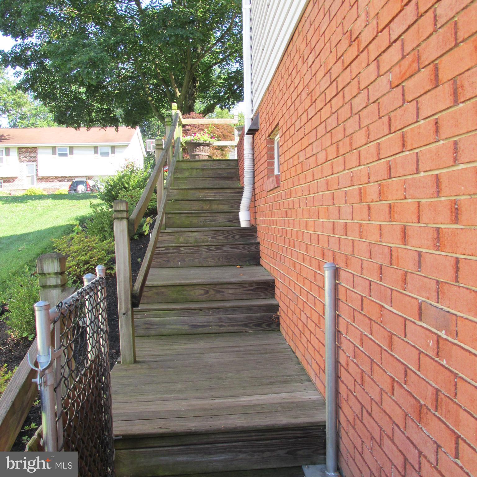 18 Briarcliff Road Elizabethtown, PA 17022 - Photo 37 of 47 Gallery Image 37