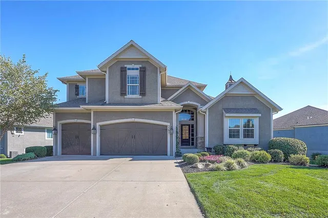$935,000 | 3301 West 157th Street, Overland Park, KS 66224