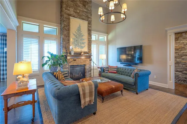 $935,000 | 3301 West 157th Street, Overland Park, KS 66224