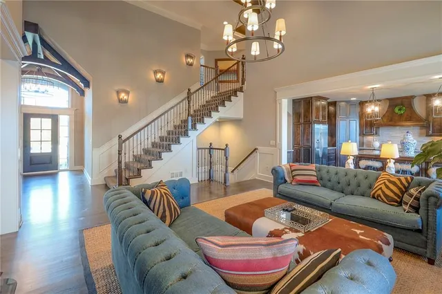 $935,000 | 3301 West 157th Street, Overland Park, KS 66224