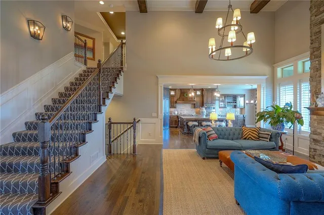 $935,000 | 3301 West 157th Street, Overland Park, KS 66224