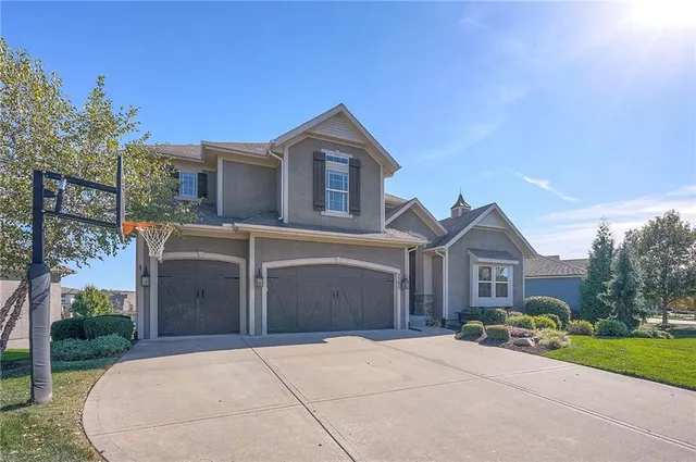 $935,000 | 3301 West 157th Street, Overland Park, KS 66224