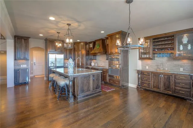 $935,000 | 3301 West 157th Street, Overland Park, KS 66224