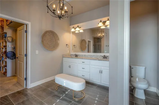 $935,000 | 3301 West 157th Street, Overland Park, KS 66224