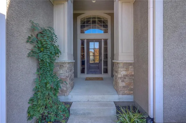 $935,000 | 3301 West 157th Street, Overland Park, KS 66224