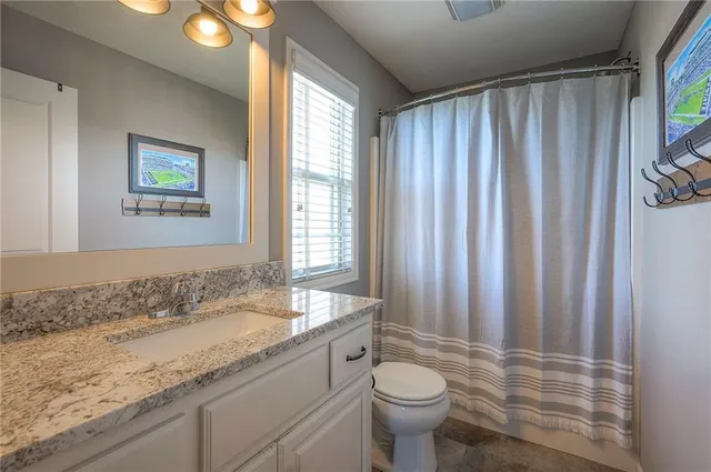 $935,000 | 3301 West 157th Street, Overland Park, KS 66224