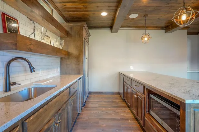 $935,000 | 3301 West 157th Street, Overland Park, KS 66224