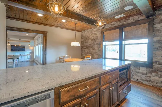 $935,000 | 3301 West 157th Street, Overland Park, KS 66224