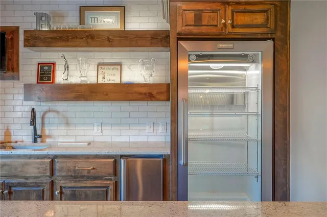 $935,000 | 3301 West 157th Street, Overland Park, KS 66224