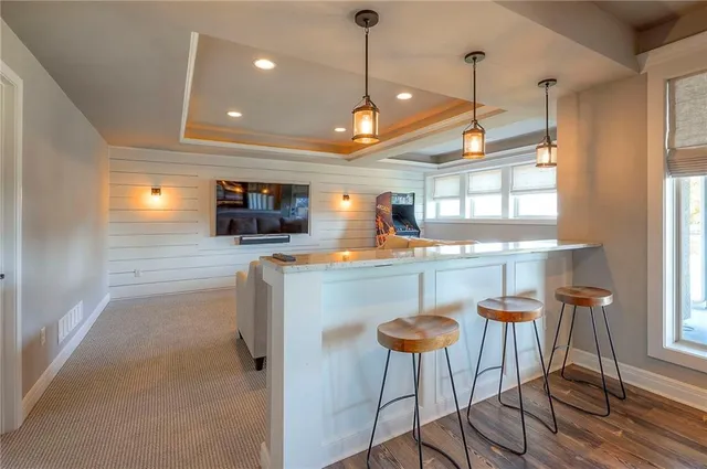 $935,000 | 3301 West 157th Street, Overland Park, KS 66224