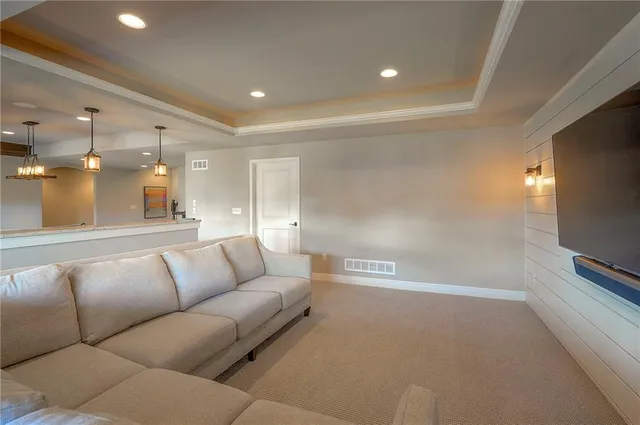 $935,000 | 3301 West 157th Street, Overland Park, KS 66224