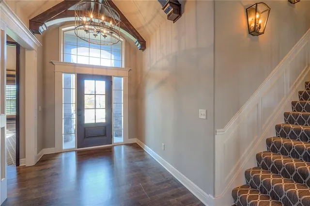 $935,000 | 3301 West 157th Street, Overland Park, KS 66224