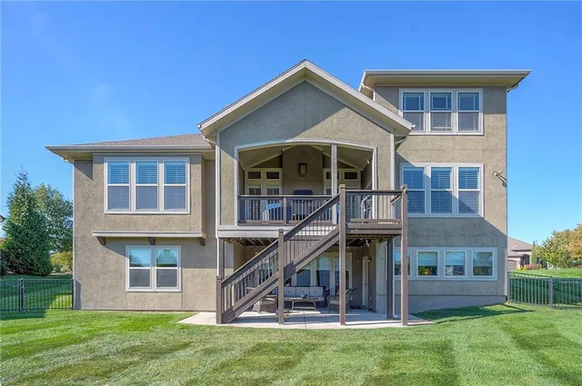 $935,000 | 3301 West 157th Street, Overland Park, KS 66224