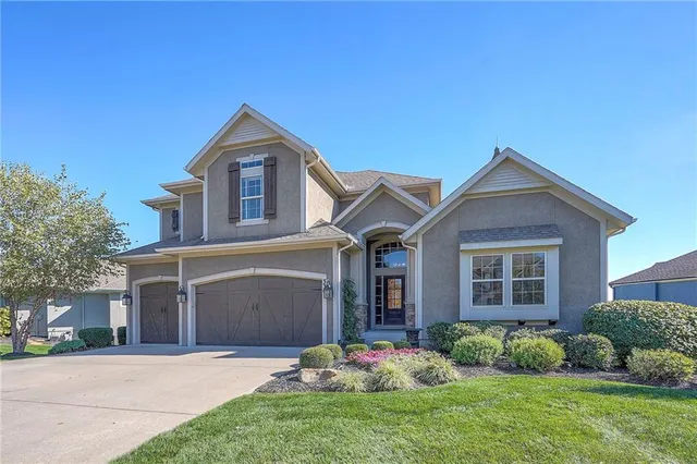 $935,000 | 3301 West 157th Street, Overland Park, KS 66224