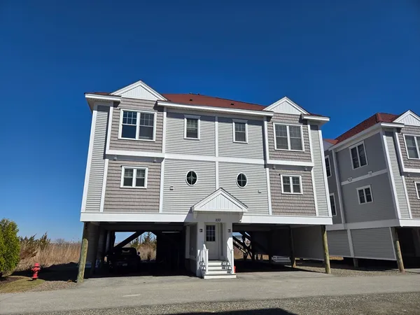 $735,000 | 233 Beach Road, Unit B1, Salisbury, MA 01952