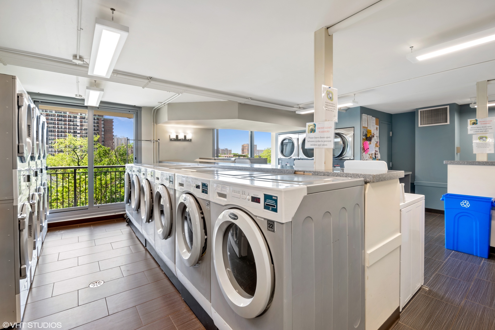 6007 North Sheridan Road, Unit 32D Chicago, IL 60660 - Photo 20 of 20 a utility room with dryer and washer