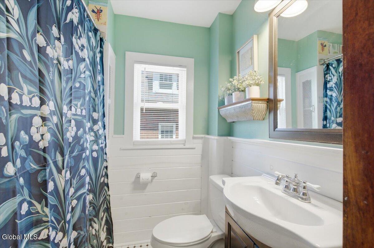 809 Wright Avenue Schenectady, NY 12309 - Photo 20 of 35 31-028_MW2_3372