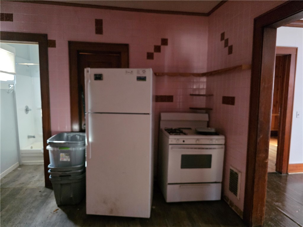 97 Rohr Street Rochester, NY 14605 - Photo 20 of 40