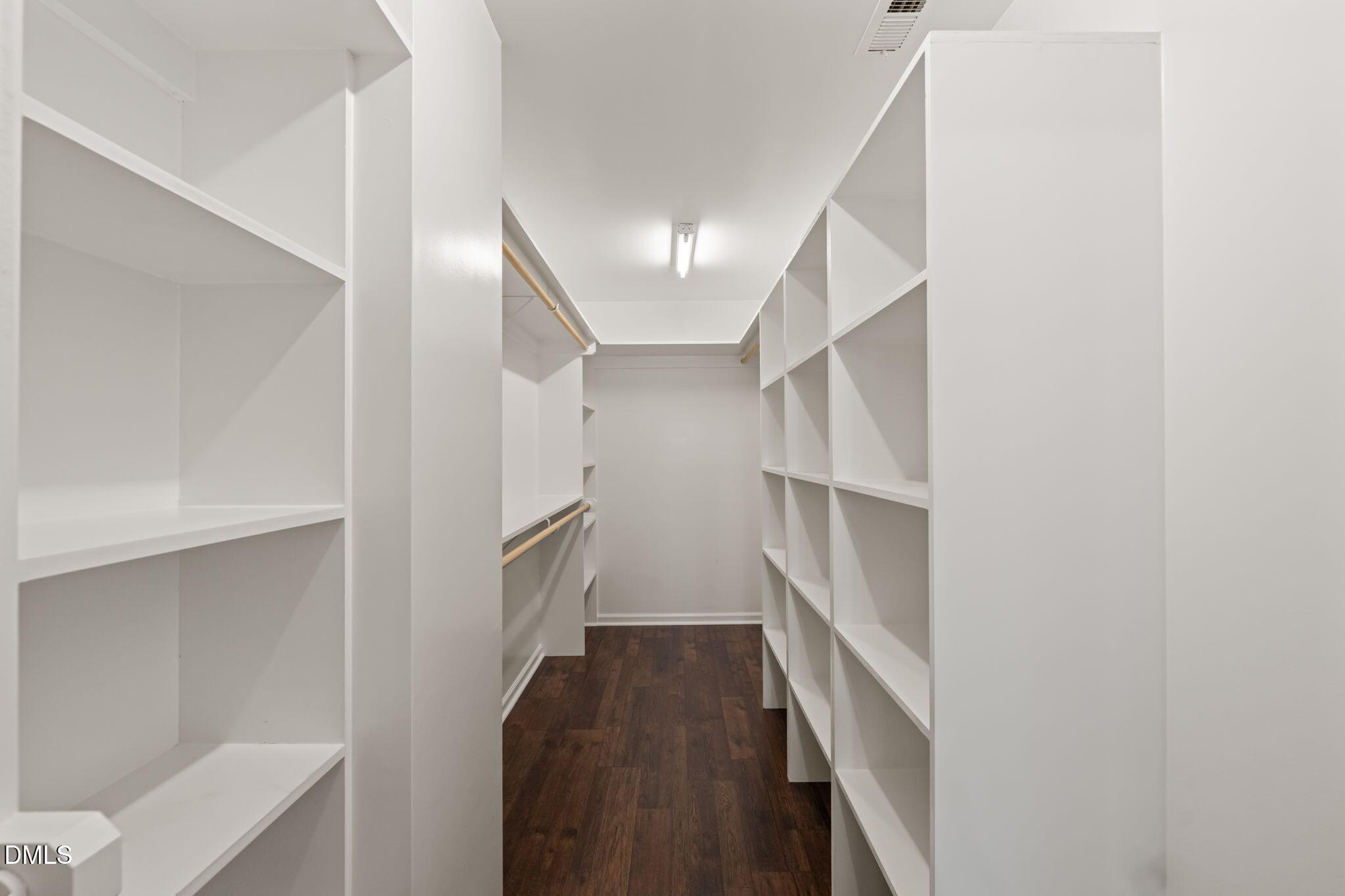 721 Hewespoint Court Cary, NC 27519 - Photo 11 of 26 21-web-or-mls-untitled-30