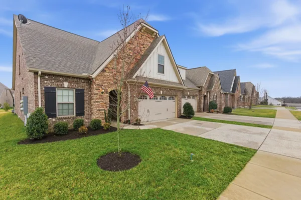 $464,900 | 867 Meadow Crest Way, Lebanon, TN 37090