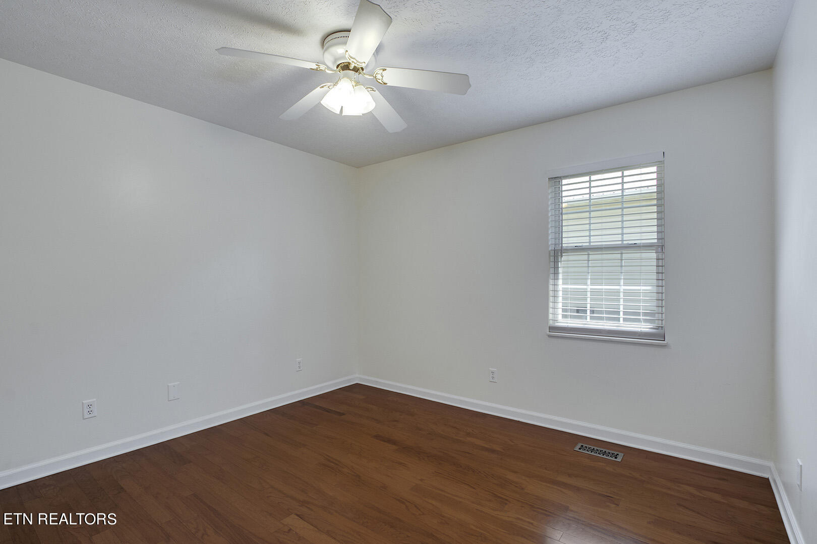 2903 Best Road Maryville, TN 37803 - Photo 29 of 34 29_2903 Best Road_Bedroom3_01