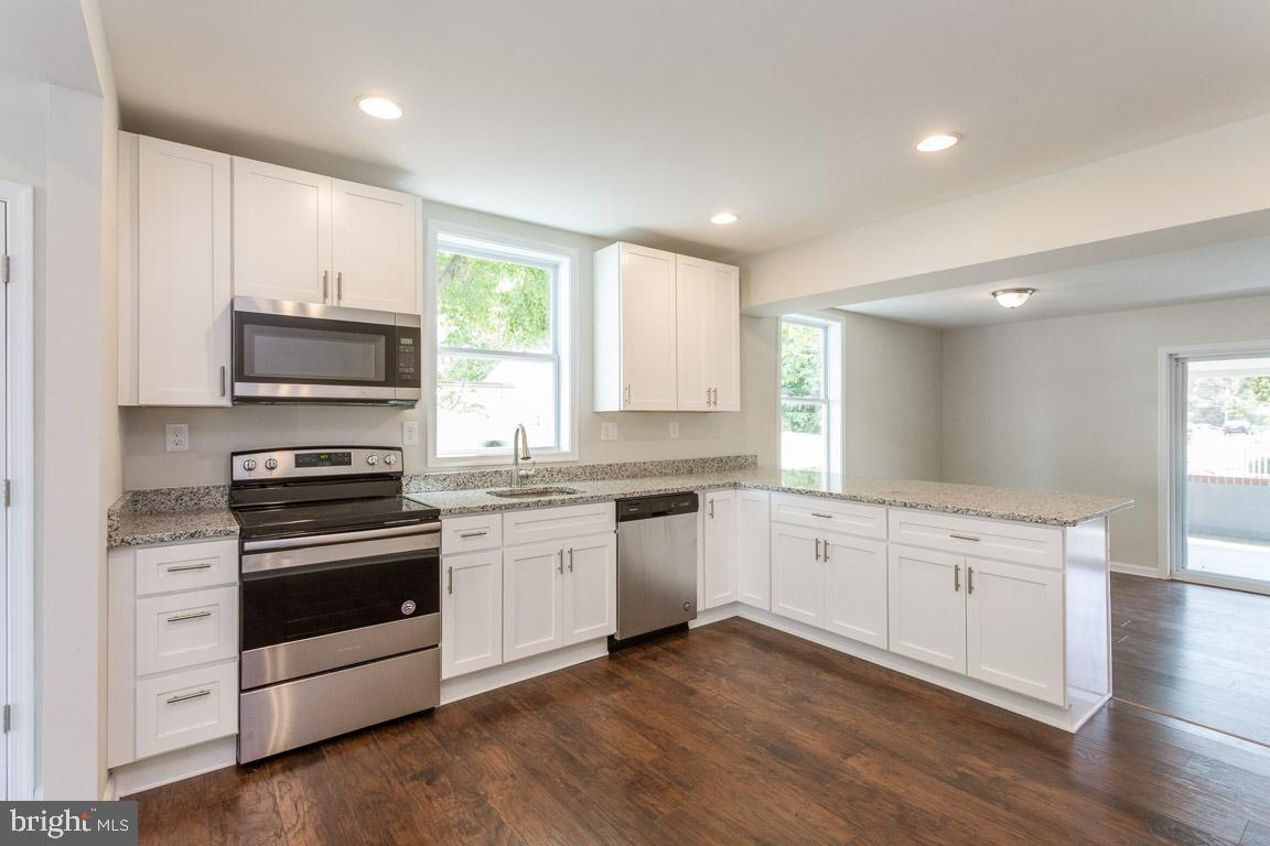 114 Riverside Road Baltimore, MD 21221 - Photo 1 of 33 KT