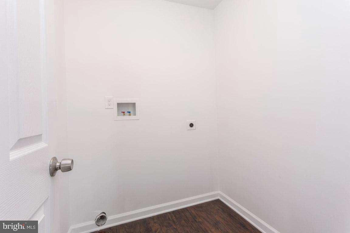 114 Riverside Road Baltimore, MD 21221 - Photo 14 of 33 laundry room