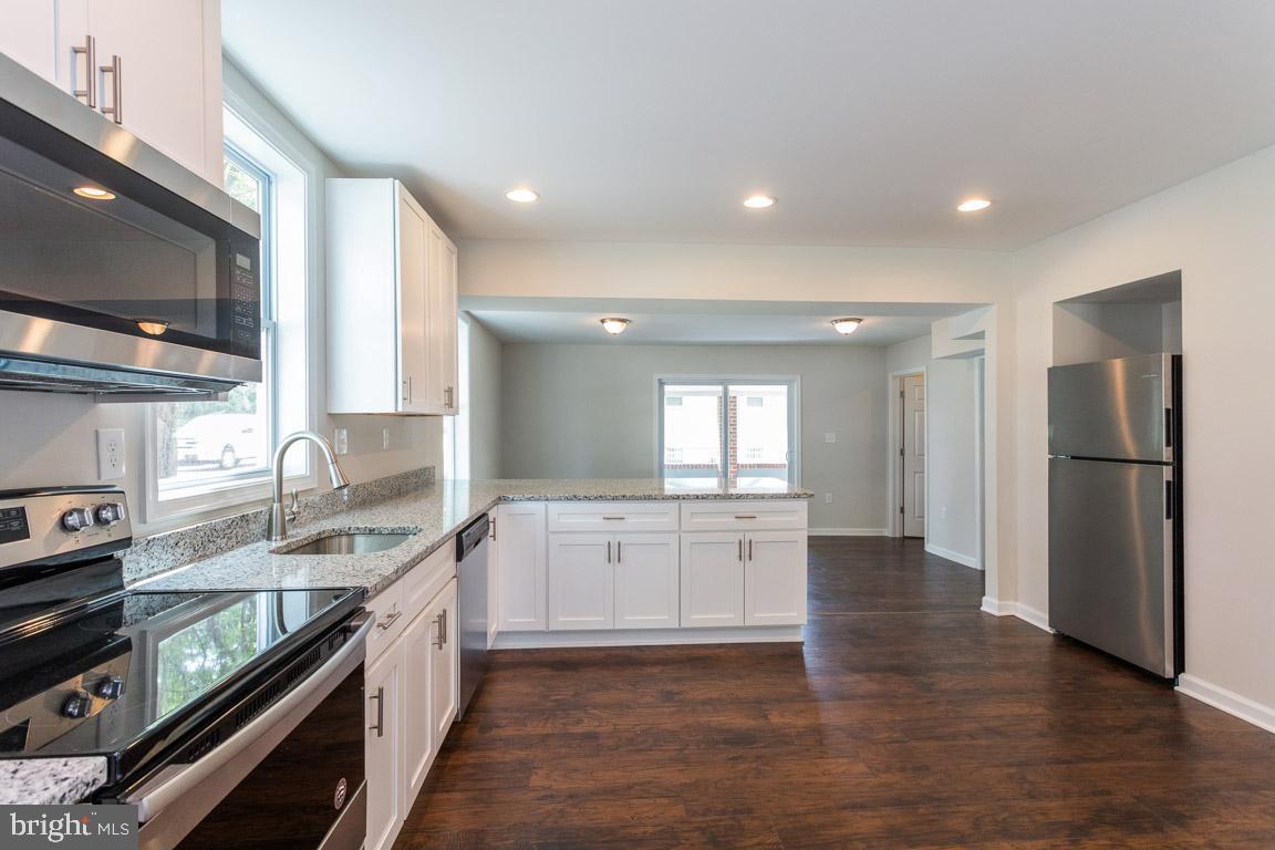 114 Riverside Road Baltimore, MD 21221 - Photo 9 of 33 KT