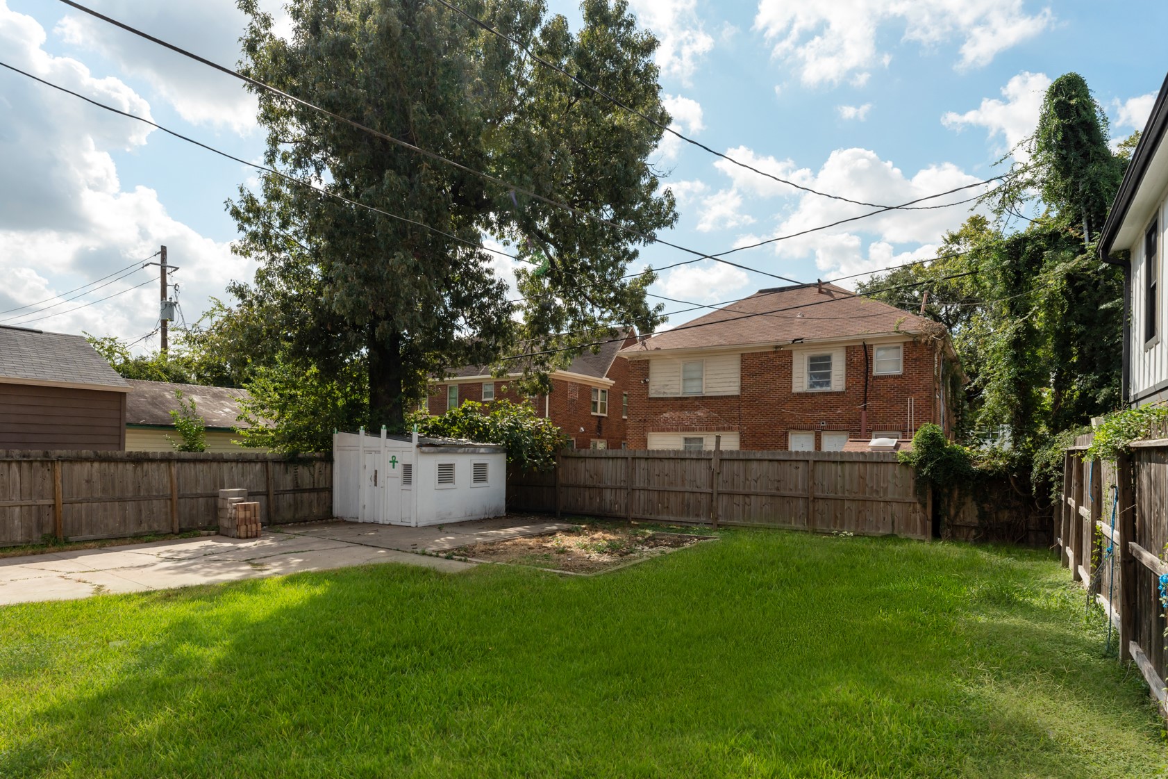 2624 Arbor Street Houston, TX 77004 - Photo 23 of 26 a view of a back yard