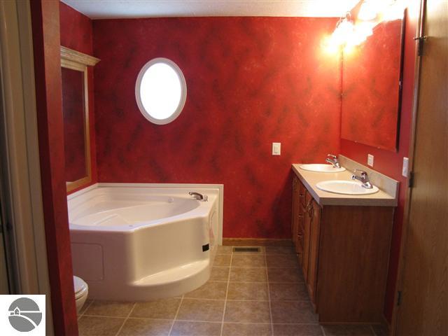 4151 Sliverville Road Frankfort, MI 49635 - Photo 8 of 15 1716935-7.JPG