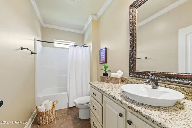 $765,000 | 1058 Angelwood Circle, Breaux Bridge, LA 70517