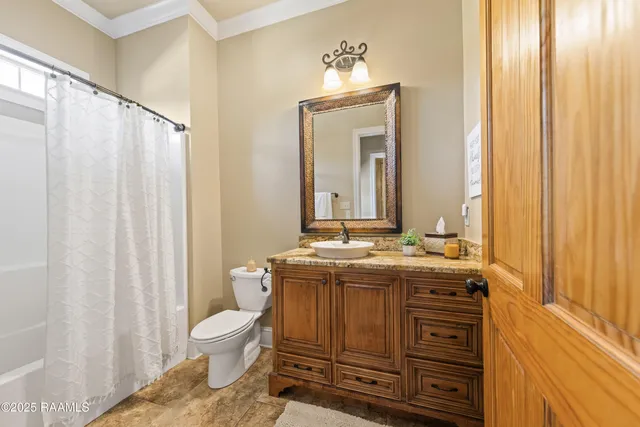 $765,000 | 1058 Angelwood Circle, Breaux Bridge, LA 70517