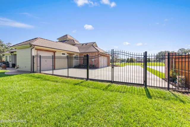 $765,000 | 1058 Angelwood Circle, Breaux Bridge, LA 70517