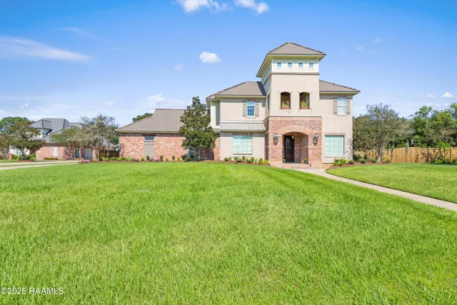 $765,000 | 1058 Angelwood Circle, Breaux Bridge, LA 70517