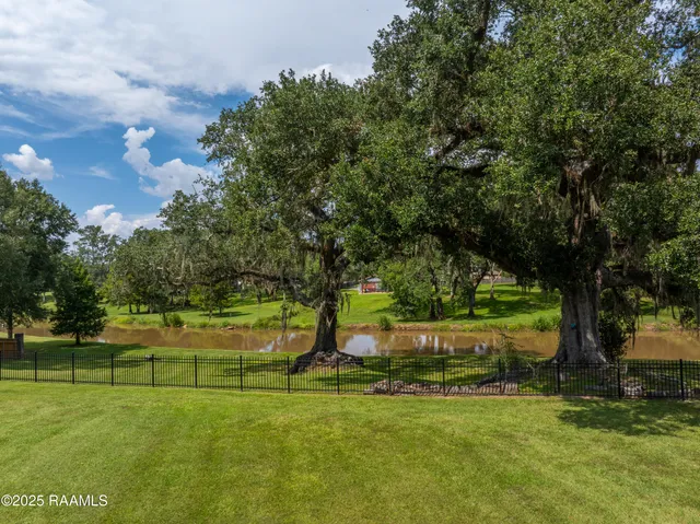 $765,000 | 1058 Angelwood Circle, Breaux Bridge, LA 70517