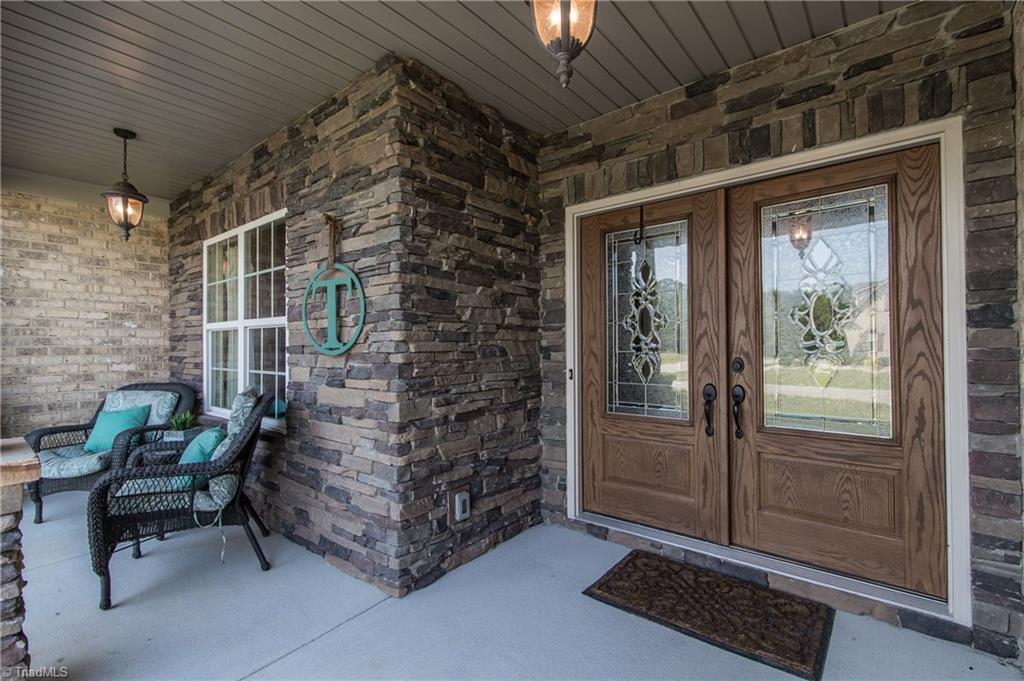 8937 Grove Park Drive Oak Ridge, NC 27310 - Photo 4 of 30 Gallery Image 4