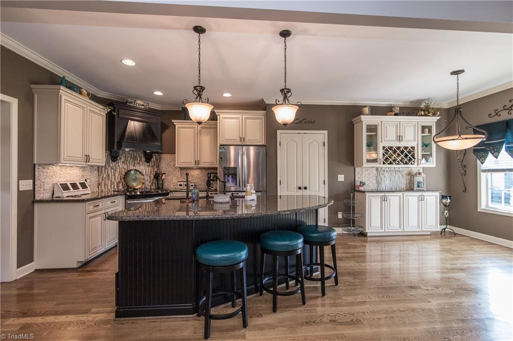 8937 Grove Park Drive Oak Ridge, NC 27310 - Photo 9 of 30 Gallery Image 9