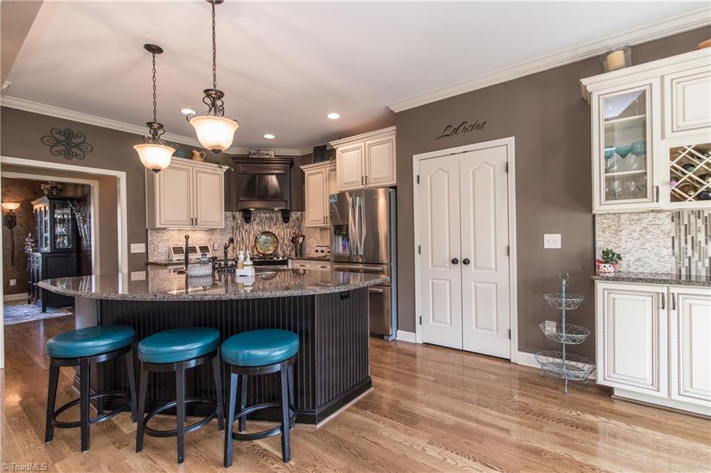 8937 Grove Park Drive Oak Ridge, NC 27310 - Photo 10 of 30 Gallery Image 10