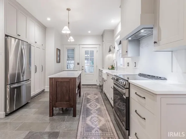 $340,000 | 1307 Lincoln Avenue, Evansville, IN 47714