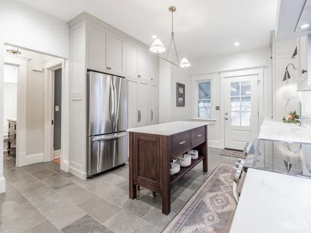 $340,000 | 1307 Lincoln Avenue, Evansville, IN 47714