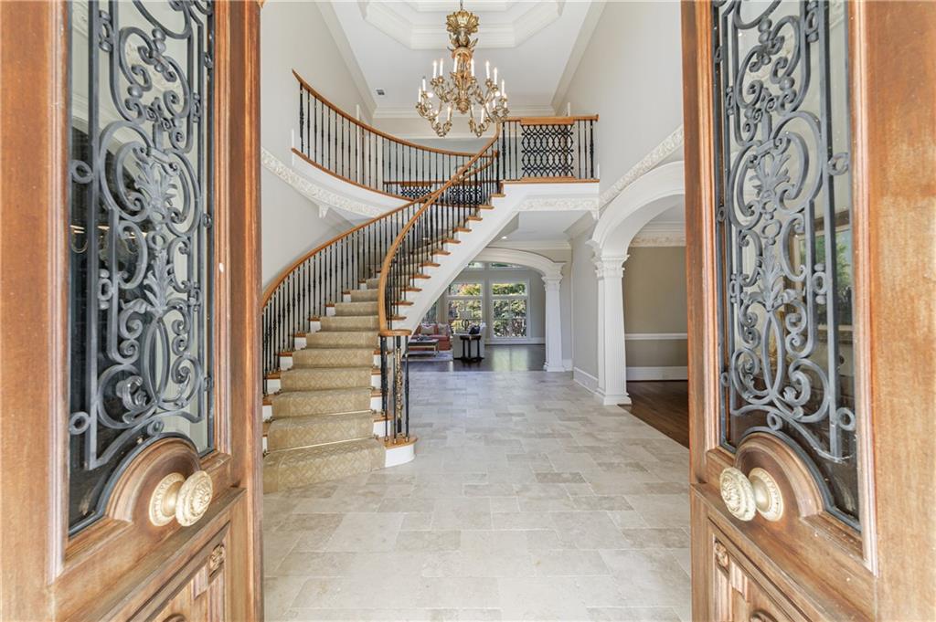 9390 Colonnade Trail Alpharetta, GA 30022 - Photo 2 of 122
